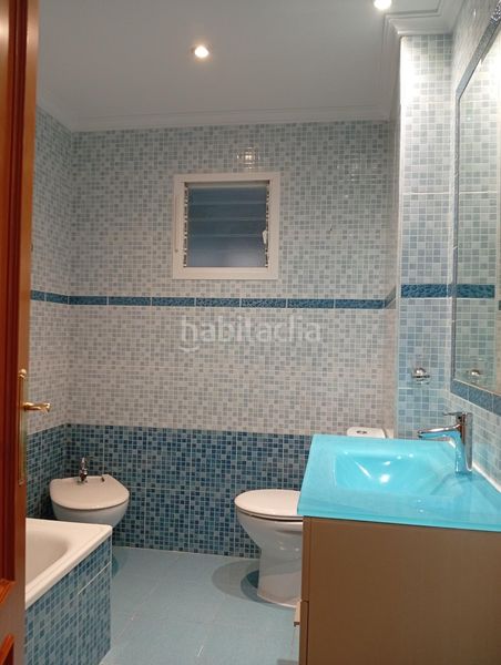 Foto 21e03d36-dc7c-40b2-880a-ac98d9d8dc70. Rent flat in Juan XXIII - Rochelambert Sevilla