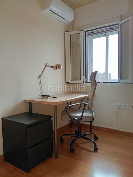 Foto 3c8d067b-8d40-4281-a0c6-78765bf5427c. Rent flat in Juan XXIII - Rochelambert Sevilla