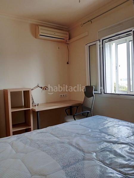 Foto 4ad0bac7-0df8-4903-8704-85c6467a1207. Rent flat in Juan XXIII - Rochelambert Sevilla