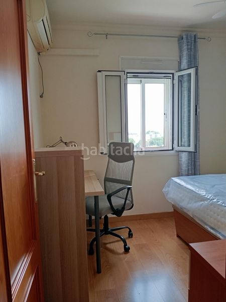 Foto 4afb6541-68fd-4011-b5dd-4c7caf968f24. Rent flat in Juan XXIII - Rochelambert Sevilla