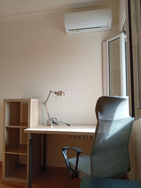 Foto 77b1b03c-7b77-4c38-b180-40f72aff86eb. Rent flat in Juan XXIII - Rochelambert Sevilla