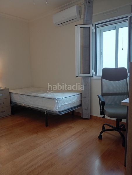 Foto b01cf108-e86f-4661-8cb7-6b3990f7ab2d. Rent flat in Juan XXIII - Rochelambert Sevilla