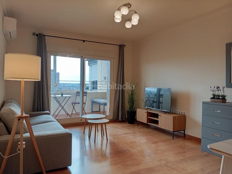 Foto c6956c98-3bc2-4cec-a0b0-3dc78e3bb9cd. Rent flat in Juan XXIII - Rochelambert Sevilla