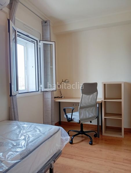 Foto e518fd48-d281-420c-bf68-302c701f8105. Rent flat in Juan XXIII - Rochelambert Sevilla