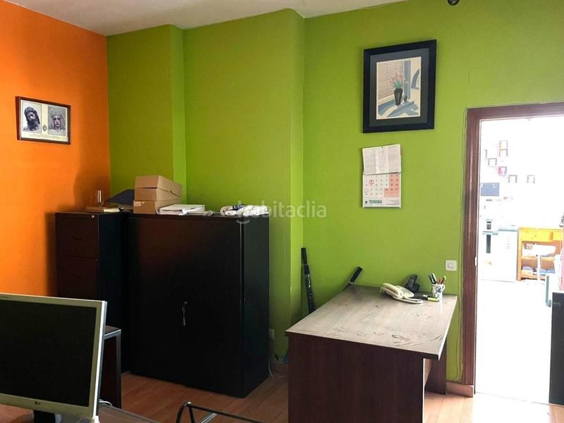 Foto 19be09ee-440f-466f-983d-826e94a7ff5f. Local comercial  en venta en avda. de los gavilanes ubicación estratégica en rochelambert en Sevilla