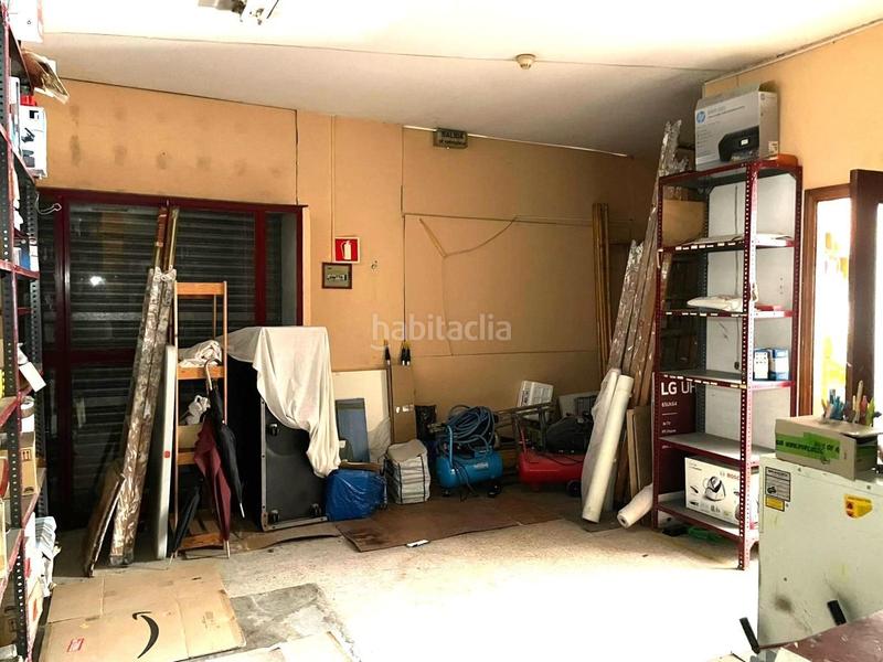 Foto 239f4512-7d86-467e-9c06-1d29d226fbaf. Local comercial  en venta en avda. de los gavilanes ubicación estratégica en rochelambert en Sevilla