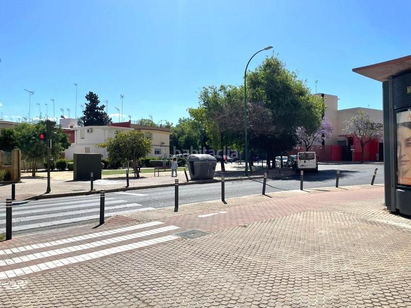 Foto 947a2e48-ba55-446f-8514-cc8b3cc50110. Local comercial  en venta en avda. de los gavilanes ubicación estratégica en rochelambert en Sevilla