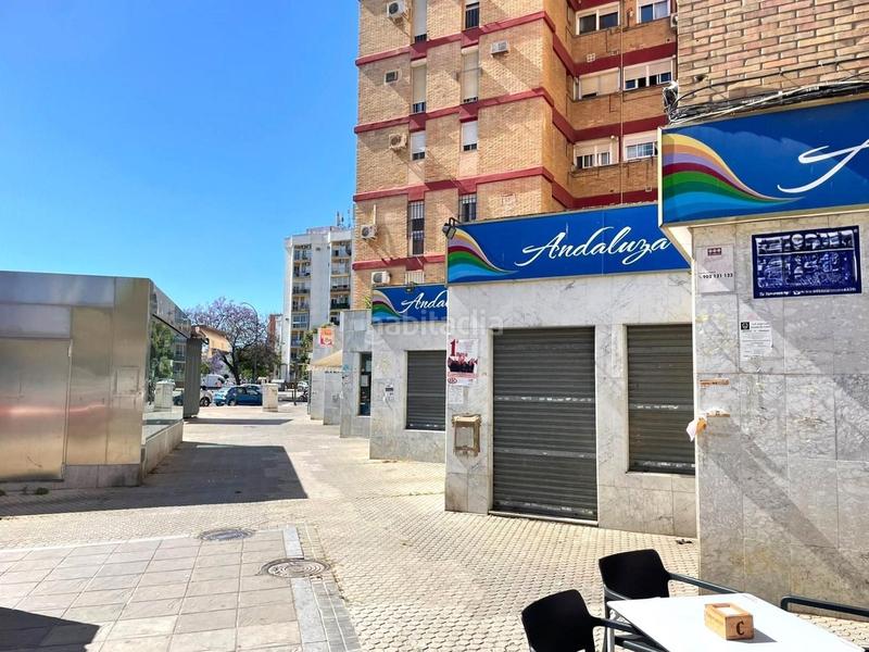 Foto 955142ad-3785-4b9b-af61-272bc4638d90. Local comercial  en venta en avda. de los gavilanes ubicación estratégica en rochelambert en Sevilla