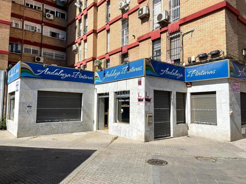Foto abd43855-5f13-47bf-8ce0-9dff8d1ccfcc. Local comercial  en venta en avda. de los gavilanes ubicación estratégica en rochelambert en Sevilla