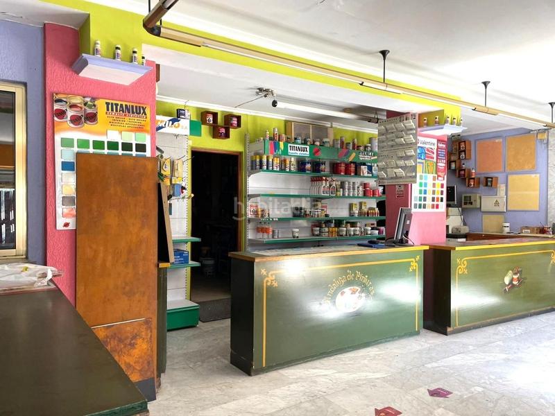Foto b926b913-4122-4ac7-ba21-b695ef090c73. Local comercial  en venta en avda. de los gavilanes ubicación estratégica en rochelambert en Sevilla