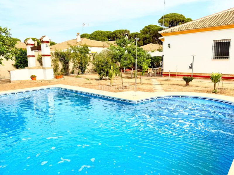 Foto 7ab4ccd8-d12c-4088-9291-0c603f961f79. Casa amb calefacció aparcament piscina a Hinojos