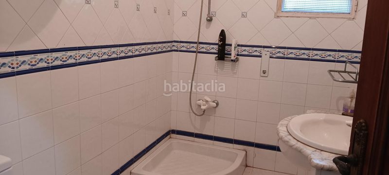 Foto a39791a2-4a76-41c8-855c-103d34c4c133. Xalet amb piscina a Carmona