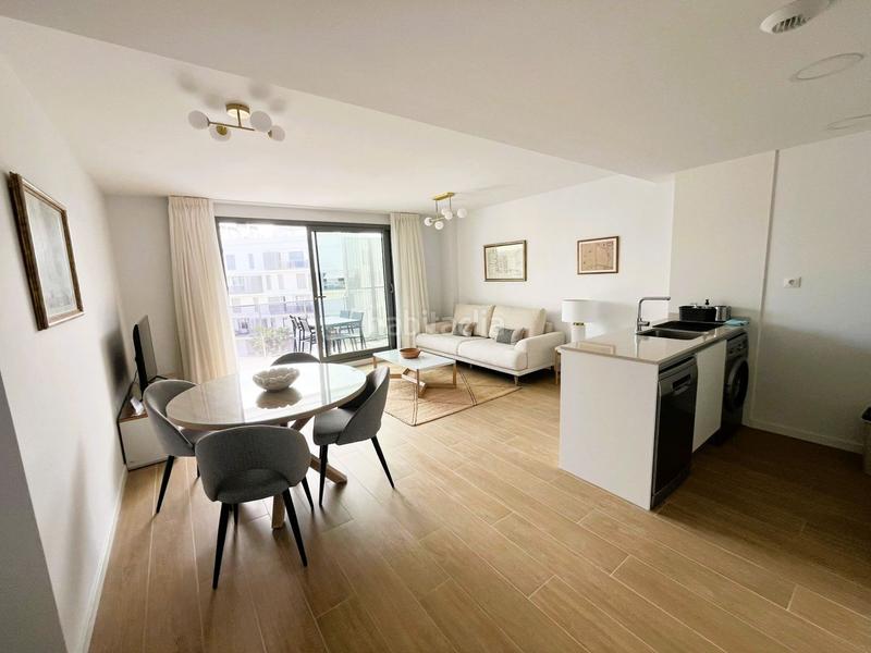 Foto 0cafd651-01d6-42d1-ac39-ea385b361f38. Alquiler apartamento  en alquiler en club nautico, 2 dormitorios. en Dénia