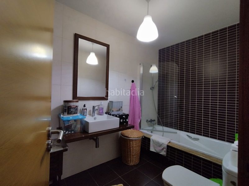 Foto 723fbd9a-b315-4da0-b764-e878e4f1e074. Pis a Betanzos