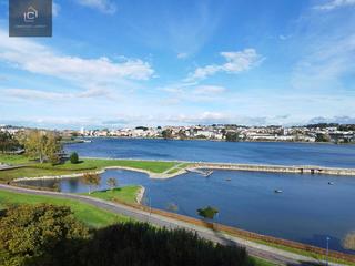 Etagenwohnung  Avenida fonteculler. Piso exterior con vistas únicas a la ría en paseo marítimo de o
