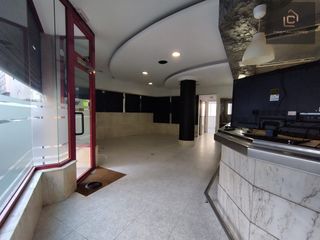 Local Comercial  Rúa vicente aleixandre. Local comercial con posibilidad de cambio de uso vivienda en mon