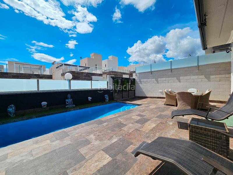 Foto 349adfff-1570-4e4c-9f68-43858b83977a. Chalet with pool in Los Almendros Orihuela