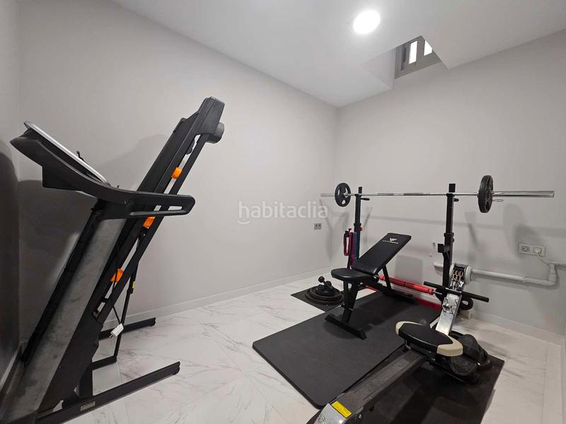 Foto 07e302d3-0c56-49eb-bf1a-bdae2fcae5b0. Chalet avec piscine dans Los Almendros Orihuela