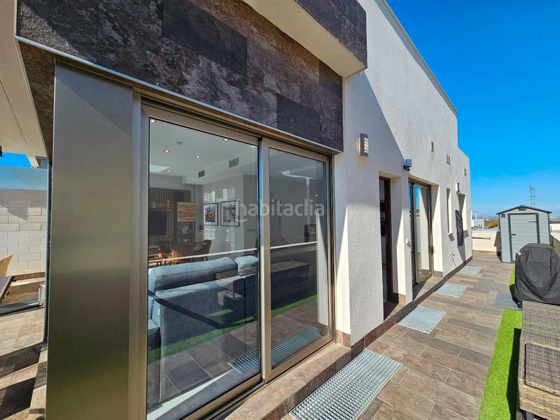 Foto 7c33a043-122e-4eb6-ab5a-be11a6f326f2. Chalet con piscina in Los Almendros Orihuela