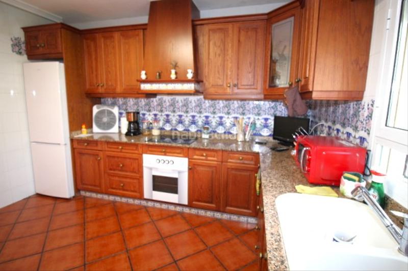 Foto 3fecc271-062e-4c33-987f-273de40d352c. Chalet mit parking pool in Zona Carrefour - Urbanizaciones Torrevieja