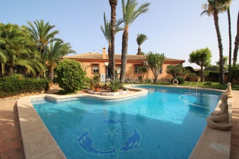 Foto 7a943b60-a96a-49e3-88e0-96faac755853. Chalet mit parking pool in Zona Carrefour - Urbanizaciones Torrevieja