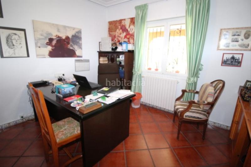 Foto a8fac674-b89d-4053-a460-a1fd8539ae96. Chalet mit parking pool in Zona Carrefour - Urbanizaciones Torrevieja