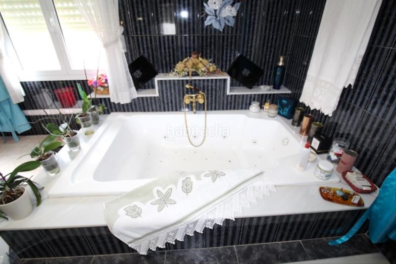 Foto 30b09847-ca5f-404f-acac-d74726b97a6d. Chalet with parking pool in Zona Carrefour - Urbanizaciones Torrevieja