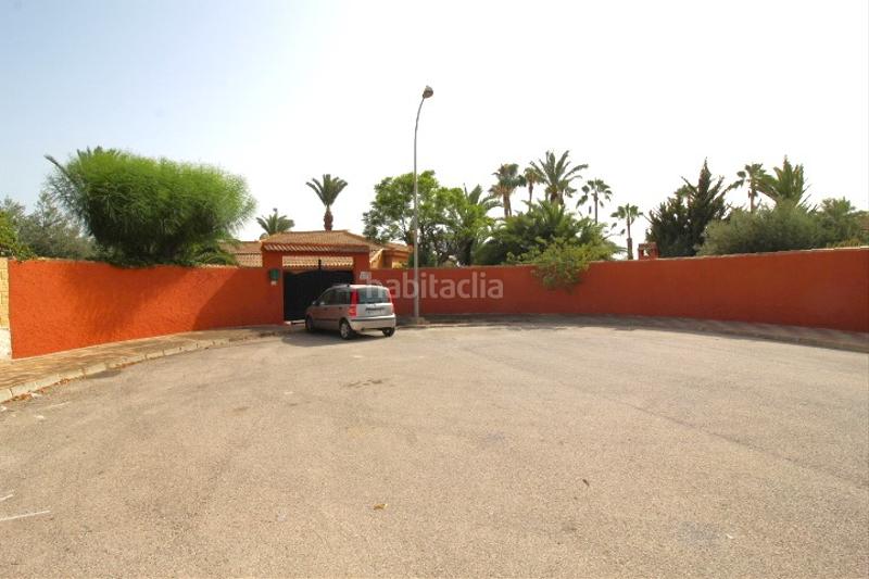 Foto 8761743e-db7c-483f-b6a4-36458ba73b01. Chalet with parking pool in Zona Carrefour - Urbanizaciones Torrevieja