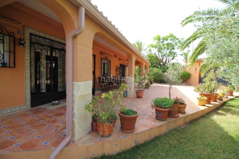 Foto a35c9f6b-5b16-4972-8551-15e95e42142c. Chalet with parking pool in Zona Carrefour - Urbanizaciones Torrevieja