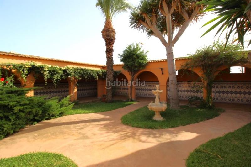 Foto b24839b2-323f-4b35-a64d-0c6a5c291a0f. Chalet avec parking piscine dans Zona Carrefour - Urbanizaciones Torrevieja