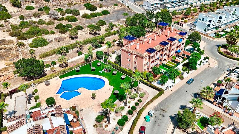 Foto 870badf7-f778-44ba-bb3a-91f576e6f6d1. Appartement avec parking piscine dans Los Almendros Orihuela