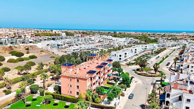 Foto d56297ce-609b-42e0-b3bb-cc7566ff02b5. Appartement avec parking piscine dans Los Almendros Orihuela