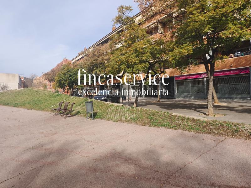 Foto e5bbb2ed-3d04-47bb-b0ce-1c0dc91e88d7. Local comercial local amplio, luminoso y con ubicación ideal en Sant Boi de Llobregat