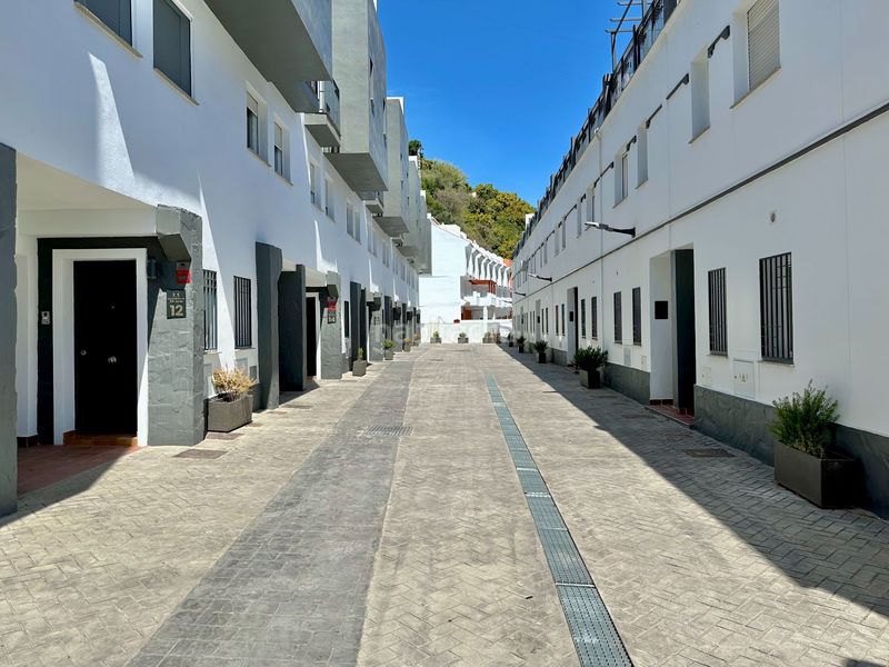 Foto b83e2842-d154-4fc8-be21-e1b6e73e8049. Casa adossada a de torrecuevas a Torrecuevas - Lomas del Gato Almuñécar