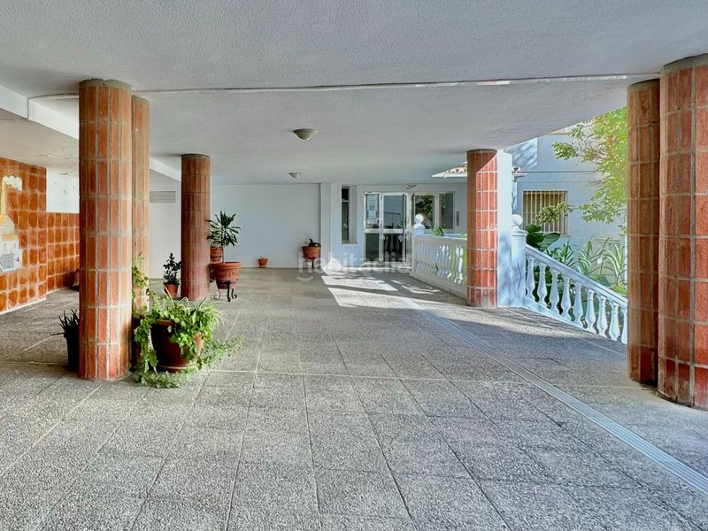 Foto 29af5bd6-41ce-4460-9e25-60e2dc134b24. Apartament a bikini 14 a Almuñecar centro Almuñécar