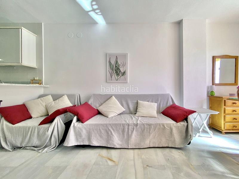 Foto 3b4ad49e-e907-42e0-a554-00cadcdd35c9. Alquiler apartamento en san cristobal 18 040 urb. jardines de mariote en Almuñécar