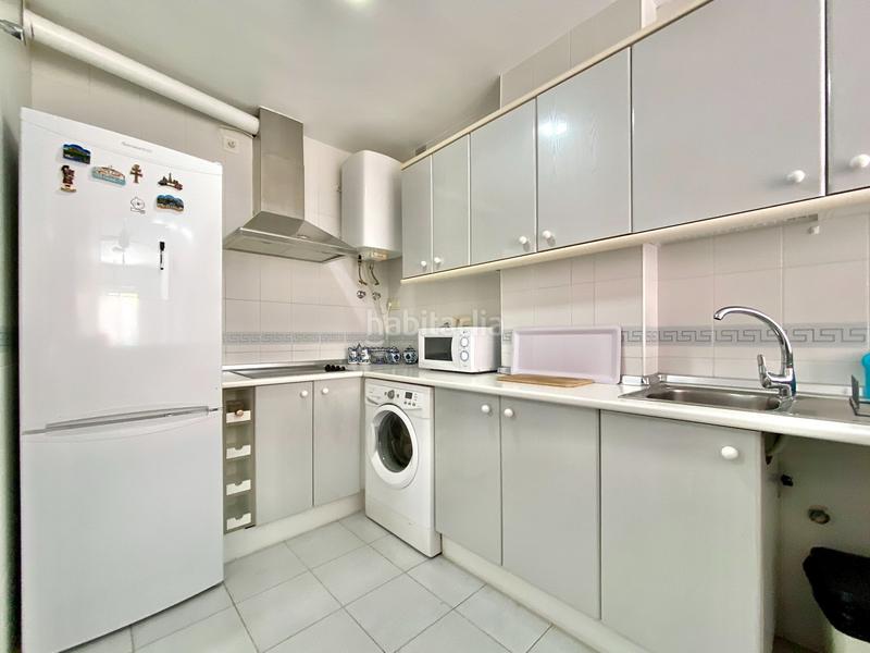 Foto fb3dc3ee-0154-45ef-8991-7887bd402575. Alquiler apartamento en san cristobal 18 040 urb. jardines de mariote en Almuñécar