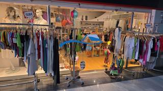 Local commercial à Just marlés vilarrodona 1. Local com. en venta en centro  iglesia, 1 despacho.