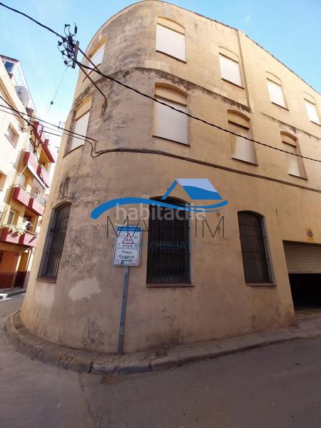 Foto f19f1d43-f881-4c25-9705-0f2c5bfc5773. Edificio  en venta . en Canet de Mar