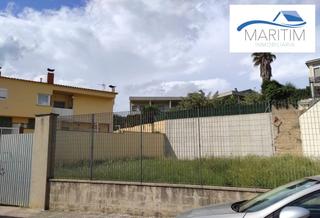 Terreny residencial  Mossen cinto verdaguer. Solar en venta en centro.