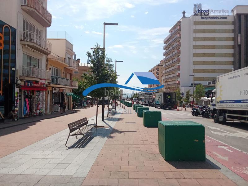 Foto 508a80be-dfca-463b-9f23-20cf534564f1. Parking voiture dans Calella