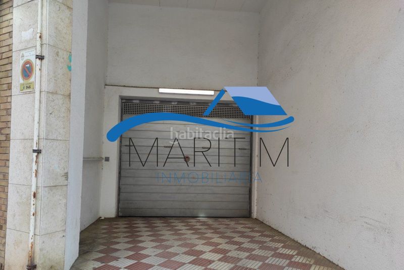 Foto b03a2fb2-e14d-46b5-b5d0-49641e06e14d. Aparcament cotxe a Centre Pineda de Mar