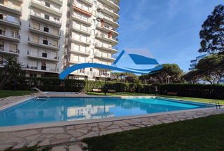 Pis  Vila de madrid. Piso en venta en els pins, 2 dormitorios.