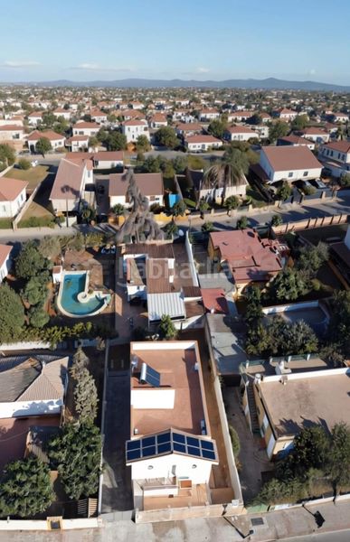 Foto 30762189-8af6-438b-88be-2f64f01fbec2. Chalet mit parking pool in Oromana Alcalá de Guadaira