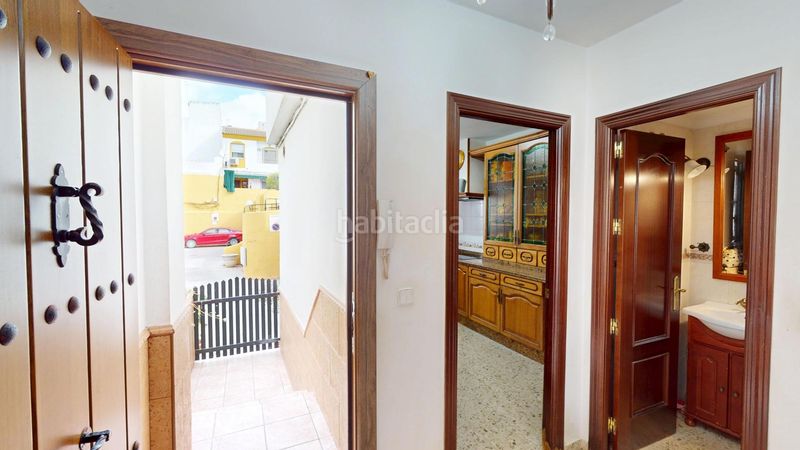 Foto d68b05f2-d5ea-4b18-9f00-e58c2db6ded3. Casa amb aparcament a Centro Alcalá de Guadaira