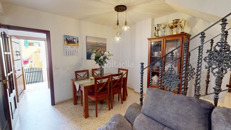 Foto f84a8cbd-d42e-413e-8169-5e99a6392436. Casa amb aparcament a Centro Alcalá de Guadaira