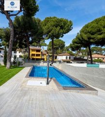 Chalet in Oromana. Chalet independiente en venta en oromana