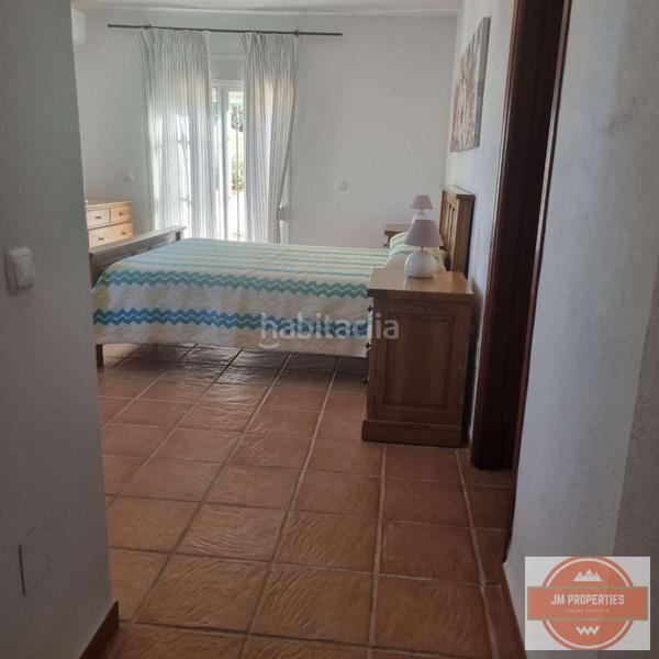 Foto 2ffd0d43-ea27-438f-b53c-143d757cc000. Masia amb piscina a Coín