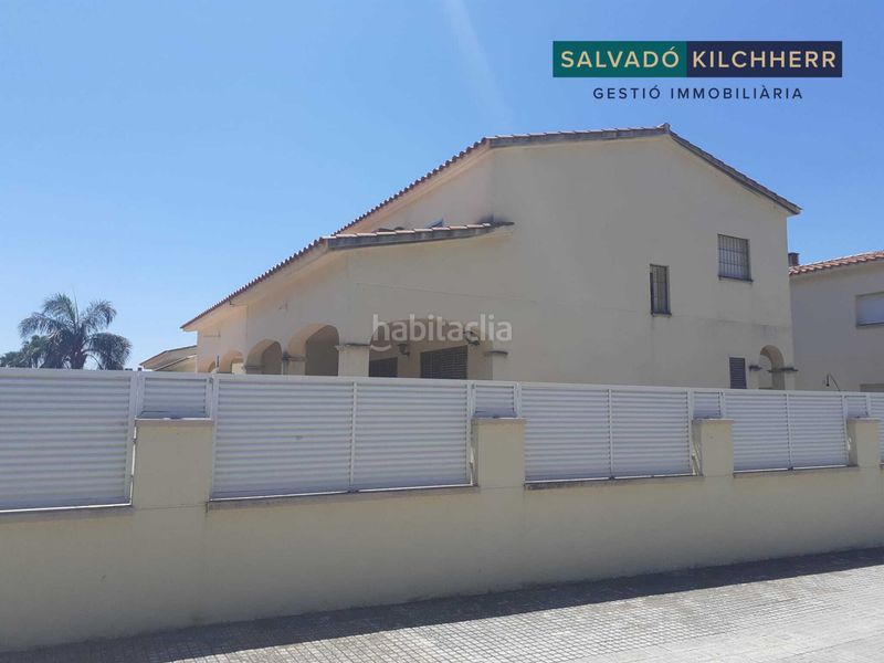 Foto 34bbac40-a74f-4896-8c83-c9de53b07138. Casa aparellada amb calefacció aparcament a mar Cambrils Cambrils