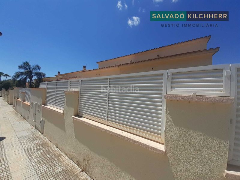 Foto 5a33f25e-19c1-499e-8798-80ab1c061a9a. Casa aparellada amb calefacció aparcament a mar Cambrils Cambrils